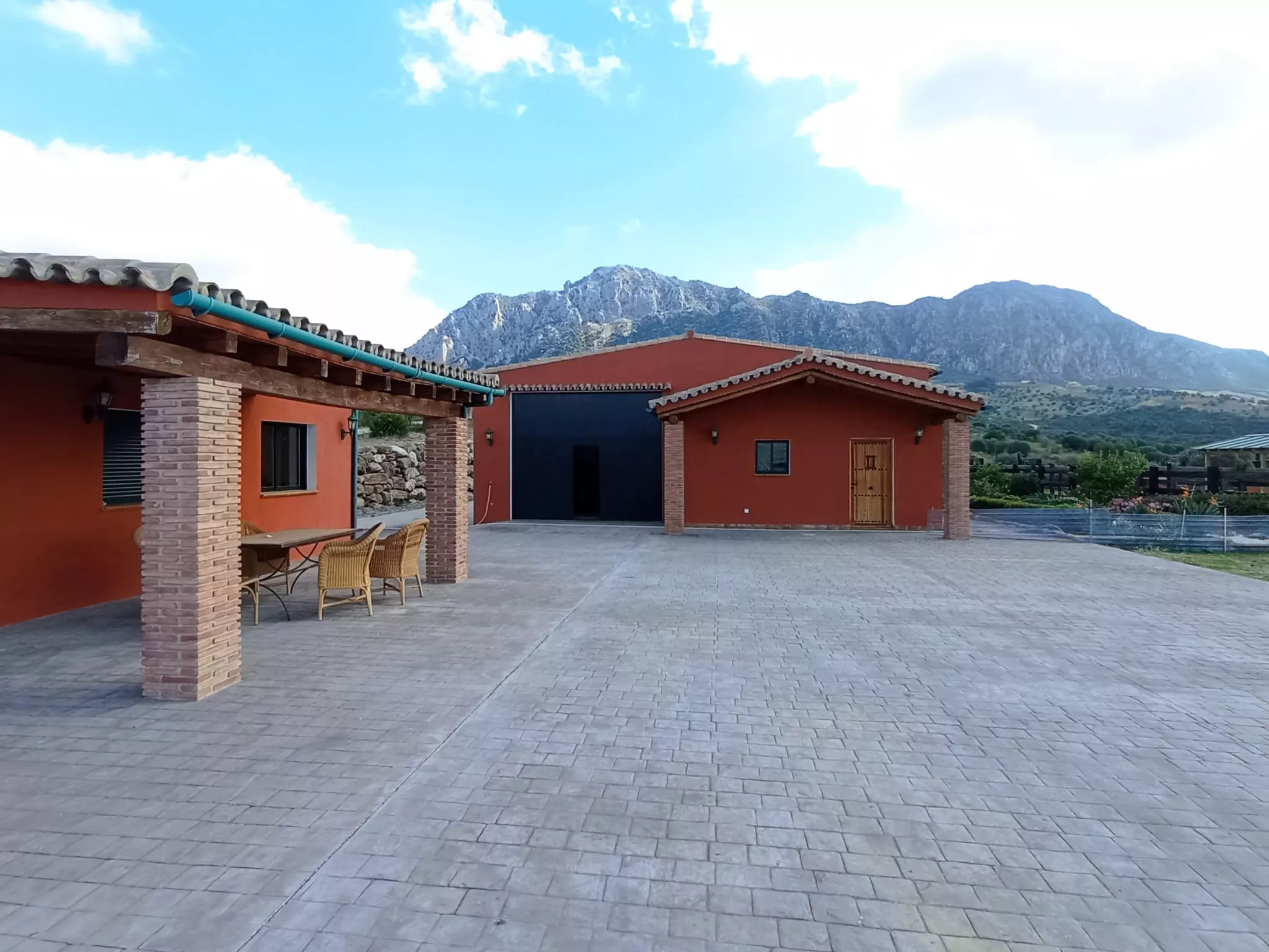 Extraordinaria finca de recreo con cuadras