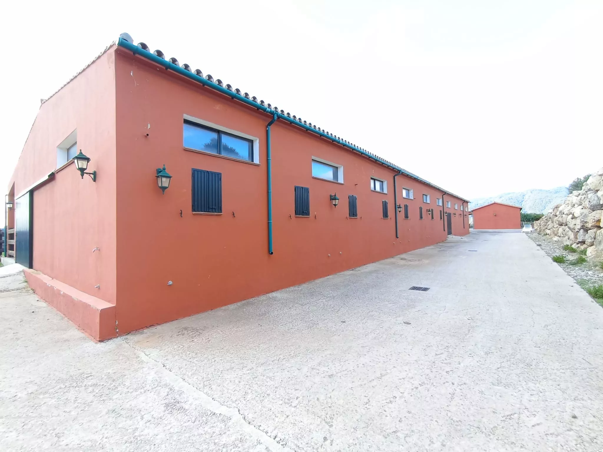 Extraordinaria finca de recreo con cuadras