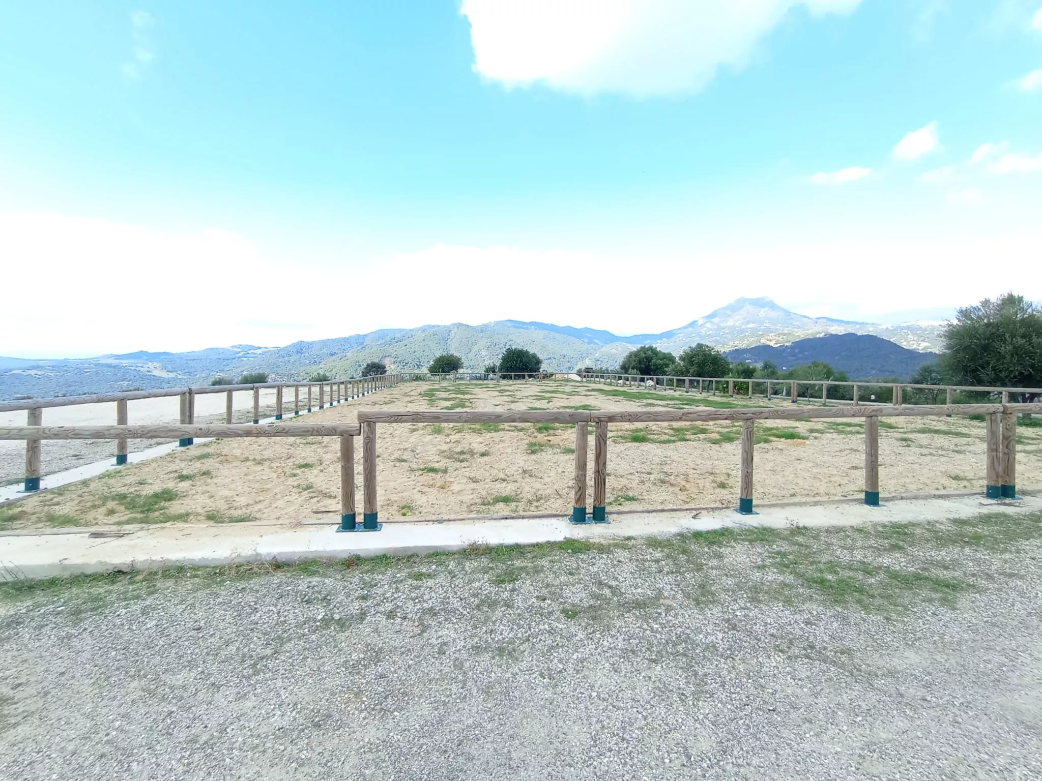 Extraordinaria finca de recreo con cuadras