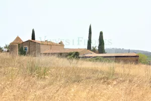 Masia medieval con terreno en Costa Brava