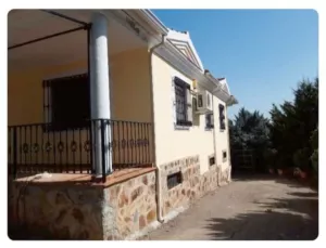 Finca 1.8 ha con Chalet 340 m2 en Badajoz