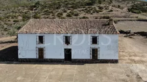 Finca ganadera en Huelva con vivienda y caza