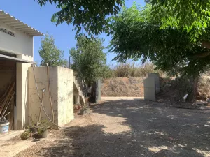 Finca con antigua torre