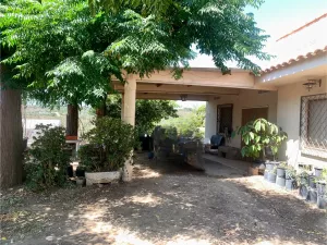 Finca con antigua torre