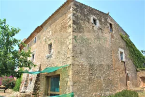 Masia medieval con terreno en Costa Brava