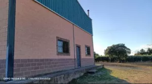 Finca 1.6 ha Nave 300m2 Campomanes Badajoz