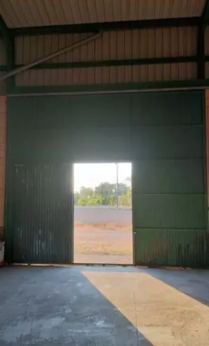 Finca 1.6 ha Nave 300m2 Campomanes Badajoz