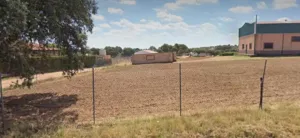 Finca 1.6 ha Nave 300m2 Campomanes Badajoz