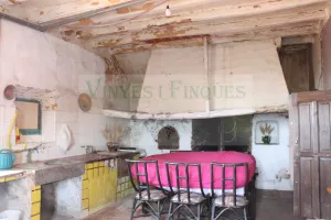 Masia medieval con terreno en Costa Brava