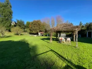Se vende chalet con finca urbana